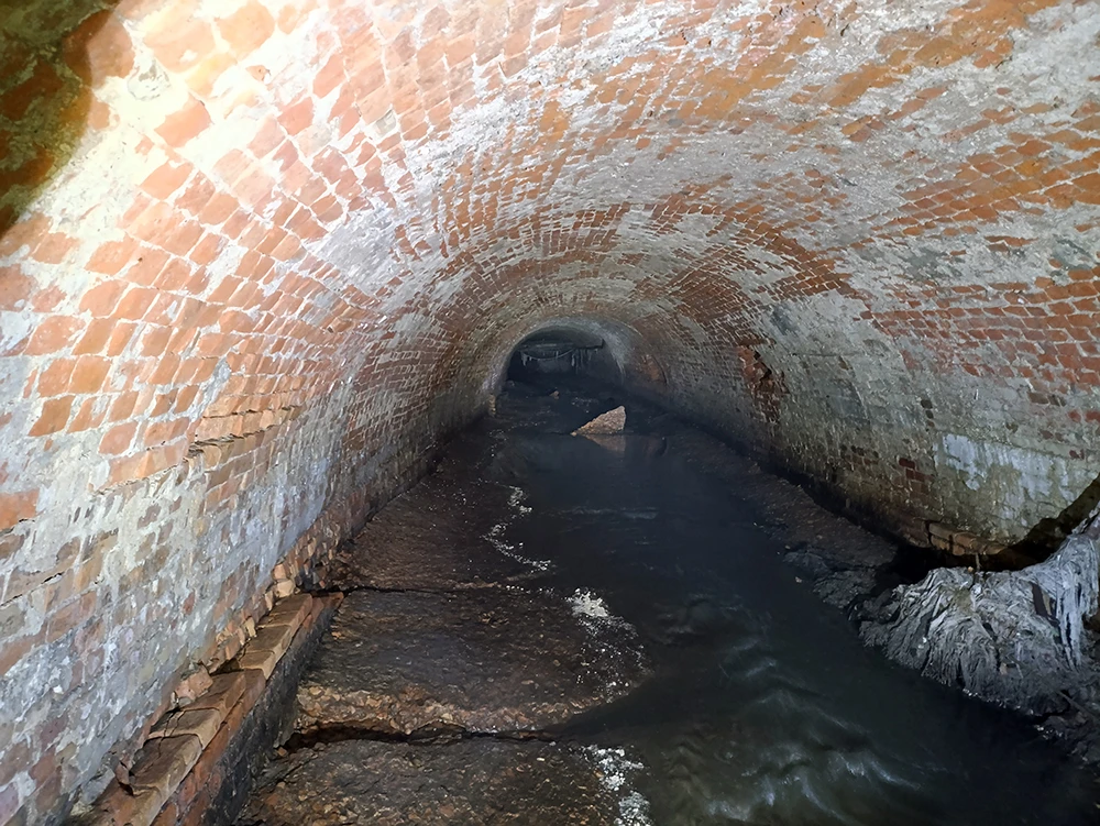 Коллектор под улицей Воскресенская