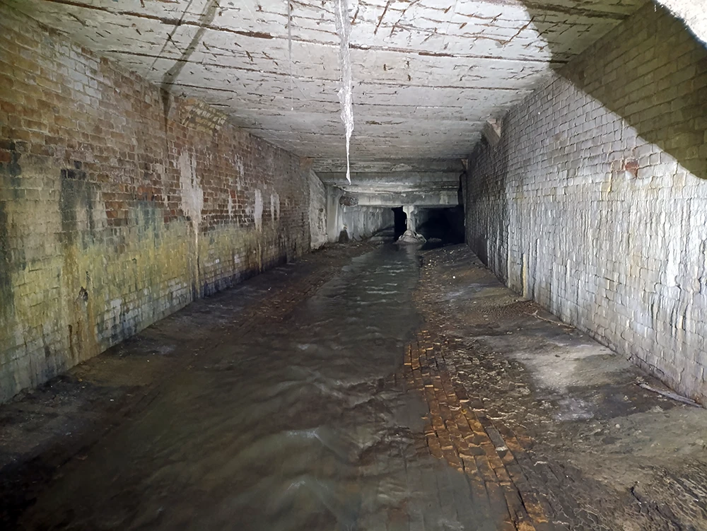 Коллектор после подземного моста