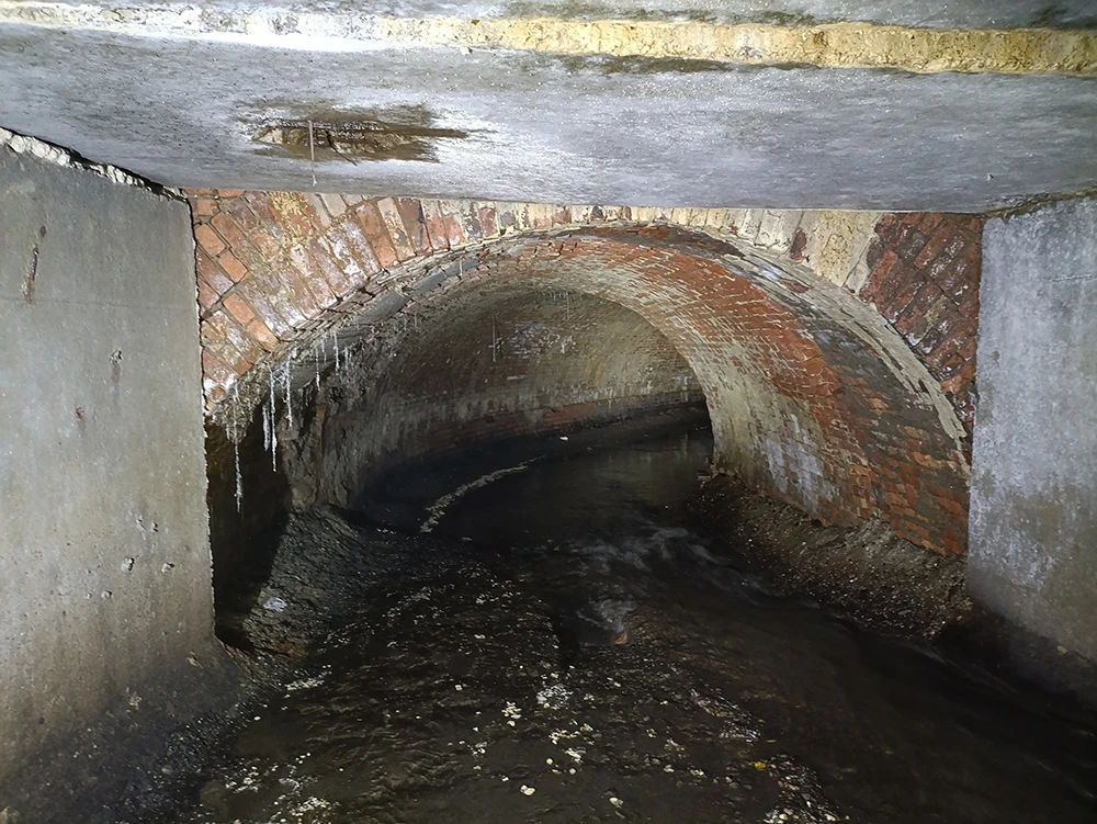 Под улицей Воскресенская