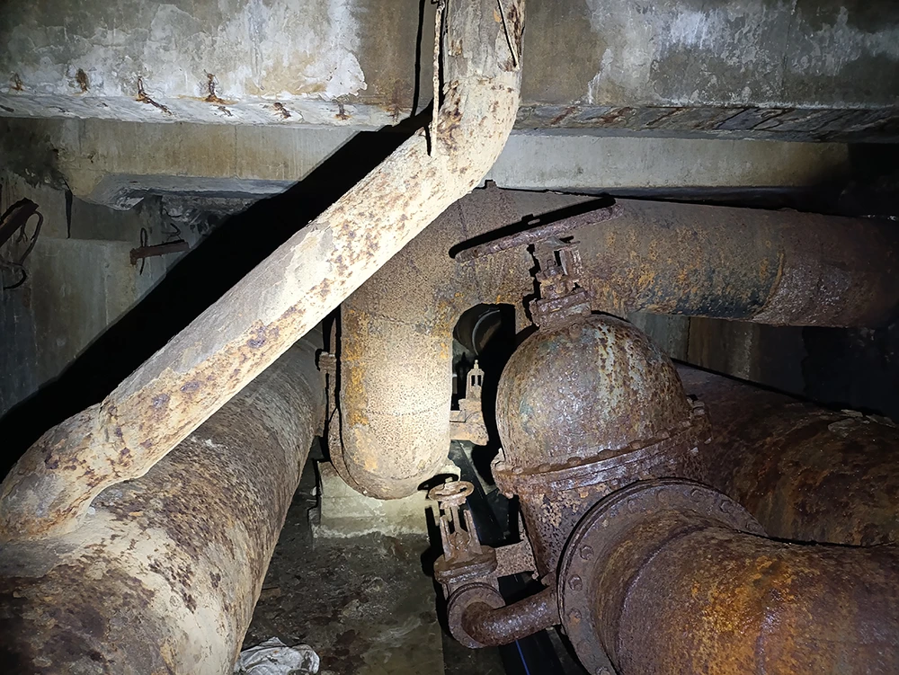 Целая система трубопроводов