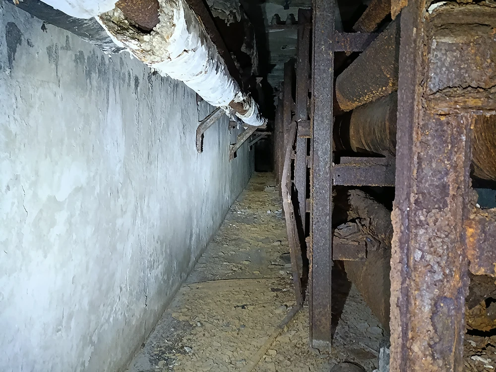 Узкий коридор коллектора