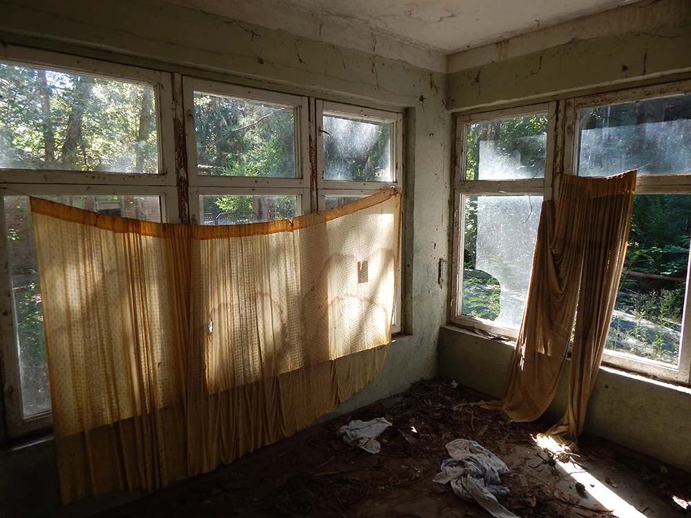 Внутри одного из домиков