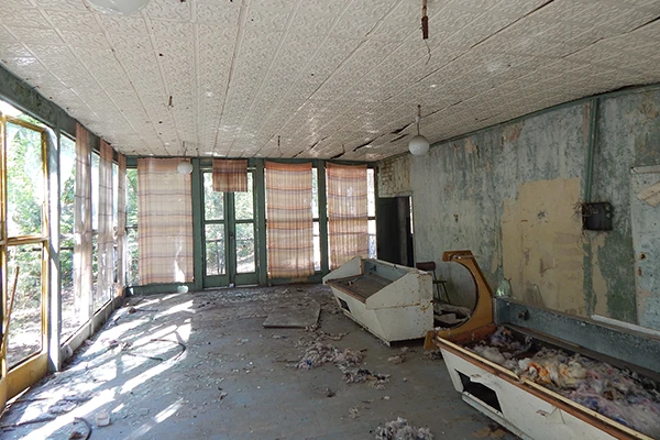 Заброшенный магазин в пионерском лагере