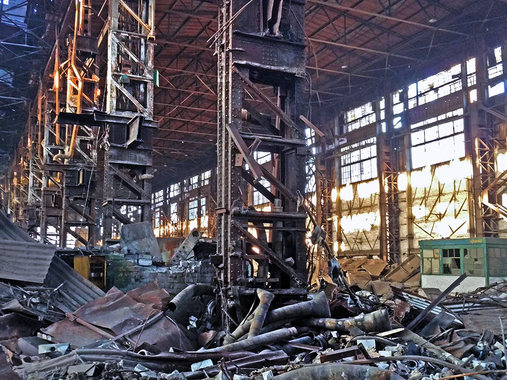 Великий Мартенівський цех НТЗ станом на 2018-й рік (початок демонтажу будівлі)